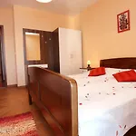 شقة Matej Ražanj