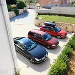 Matej شقة *