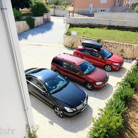 Matej Apartman *