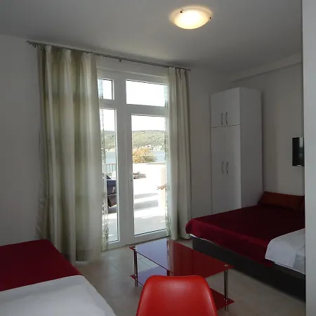 Matej Apartman *